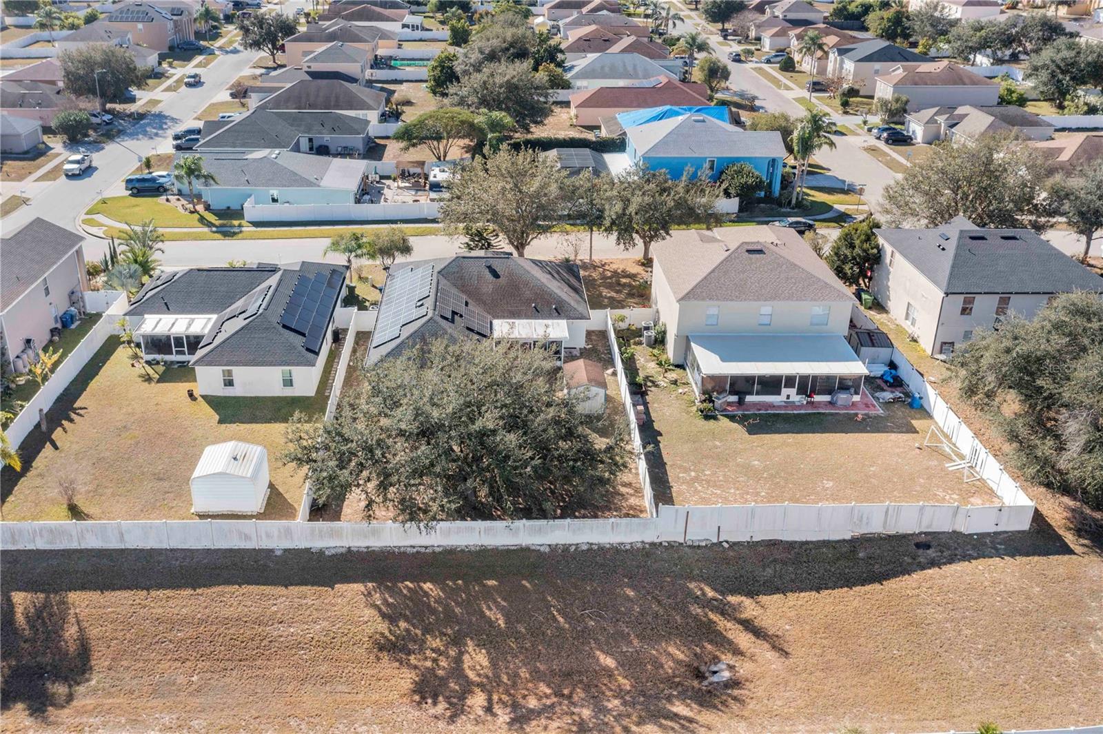 ROYAL HILLS - Residential