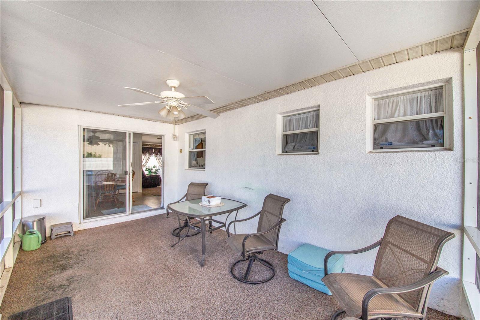 ROYAL HILLS - Residential