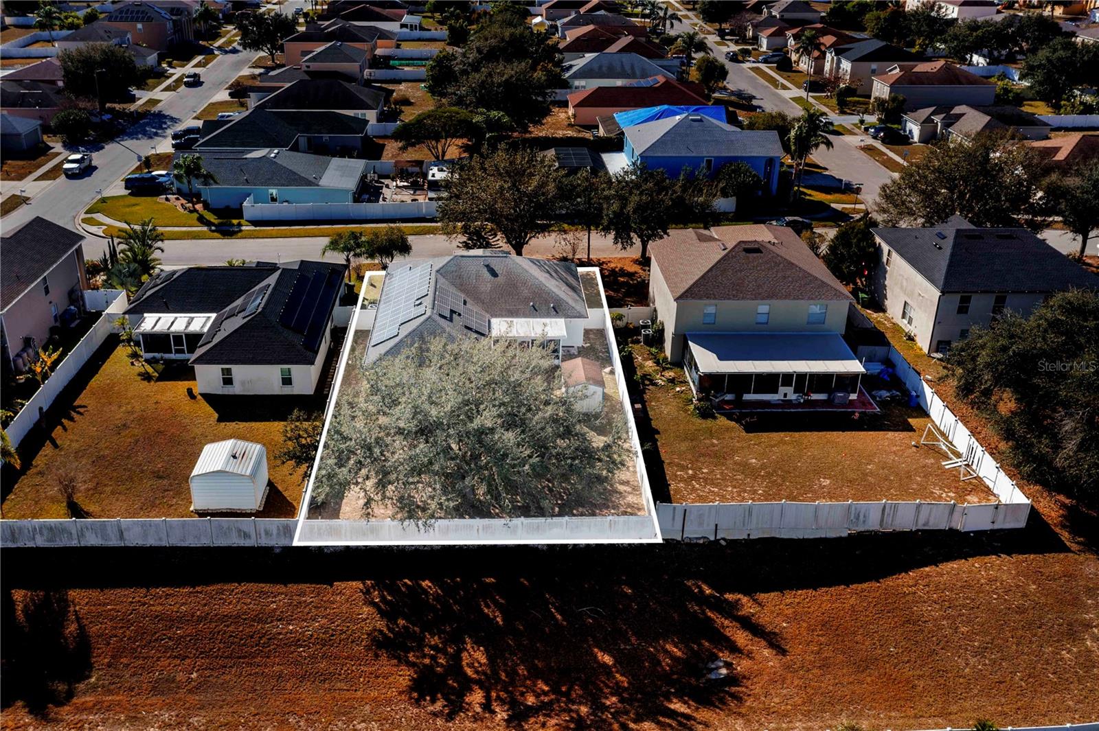 ROYAL HILLS - Residential