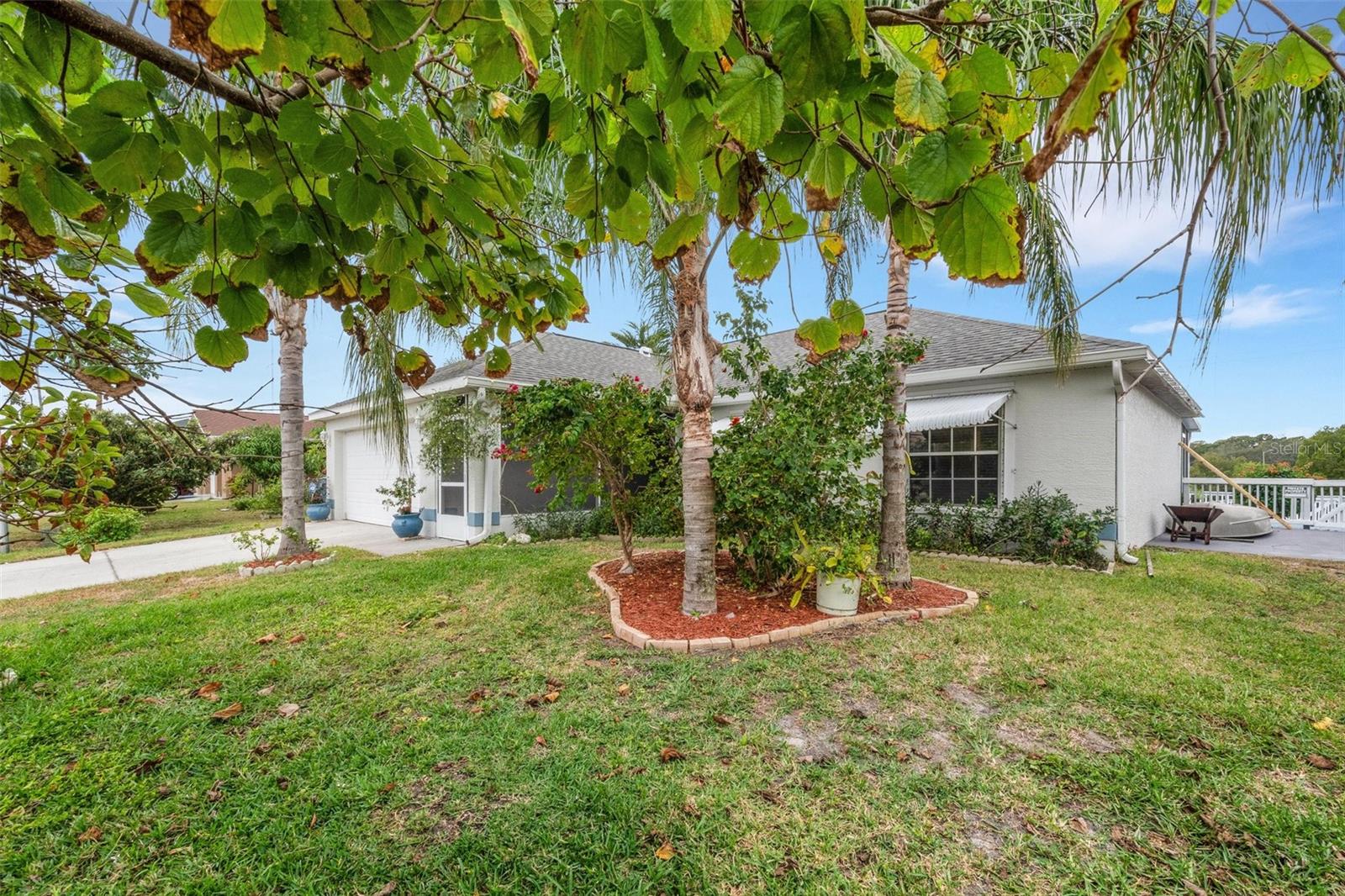 ALOHA GARDENS - Residential