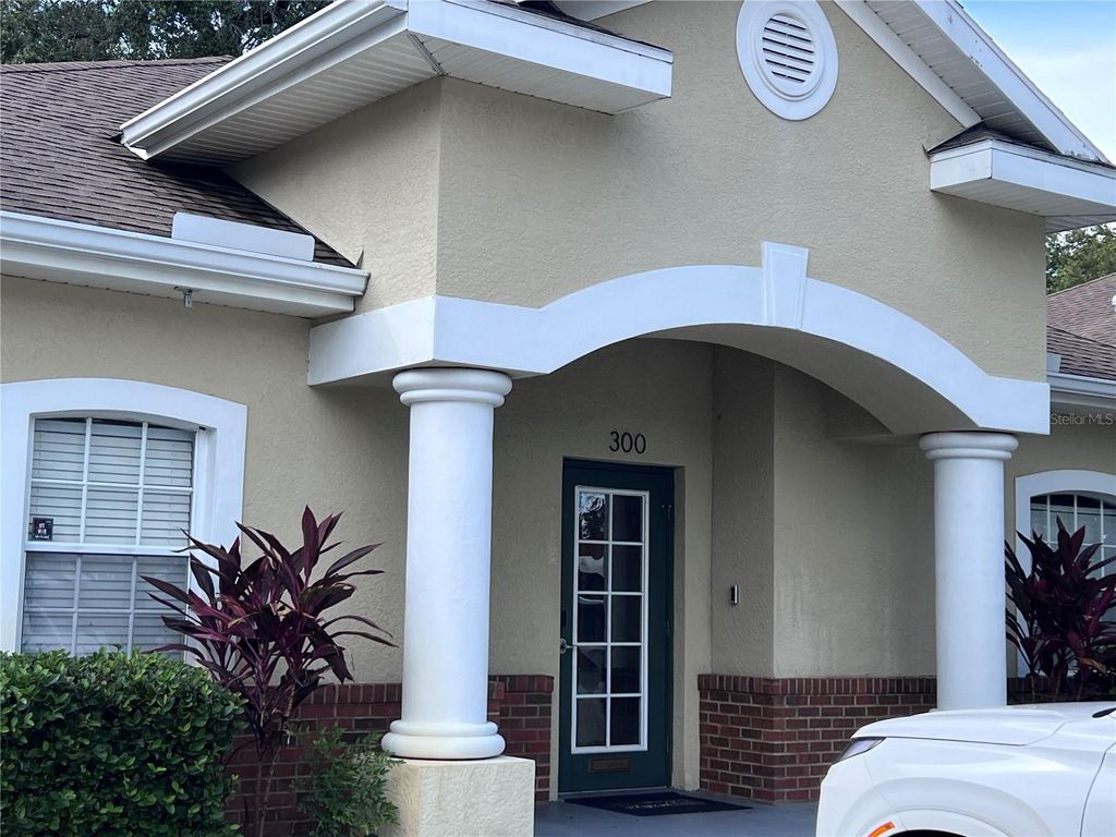 Photo of 9724 N Armenia Avenue #300, Tampa, FL 33612 (MLS # TB8422482)