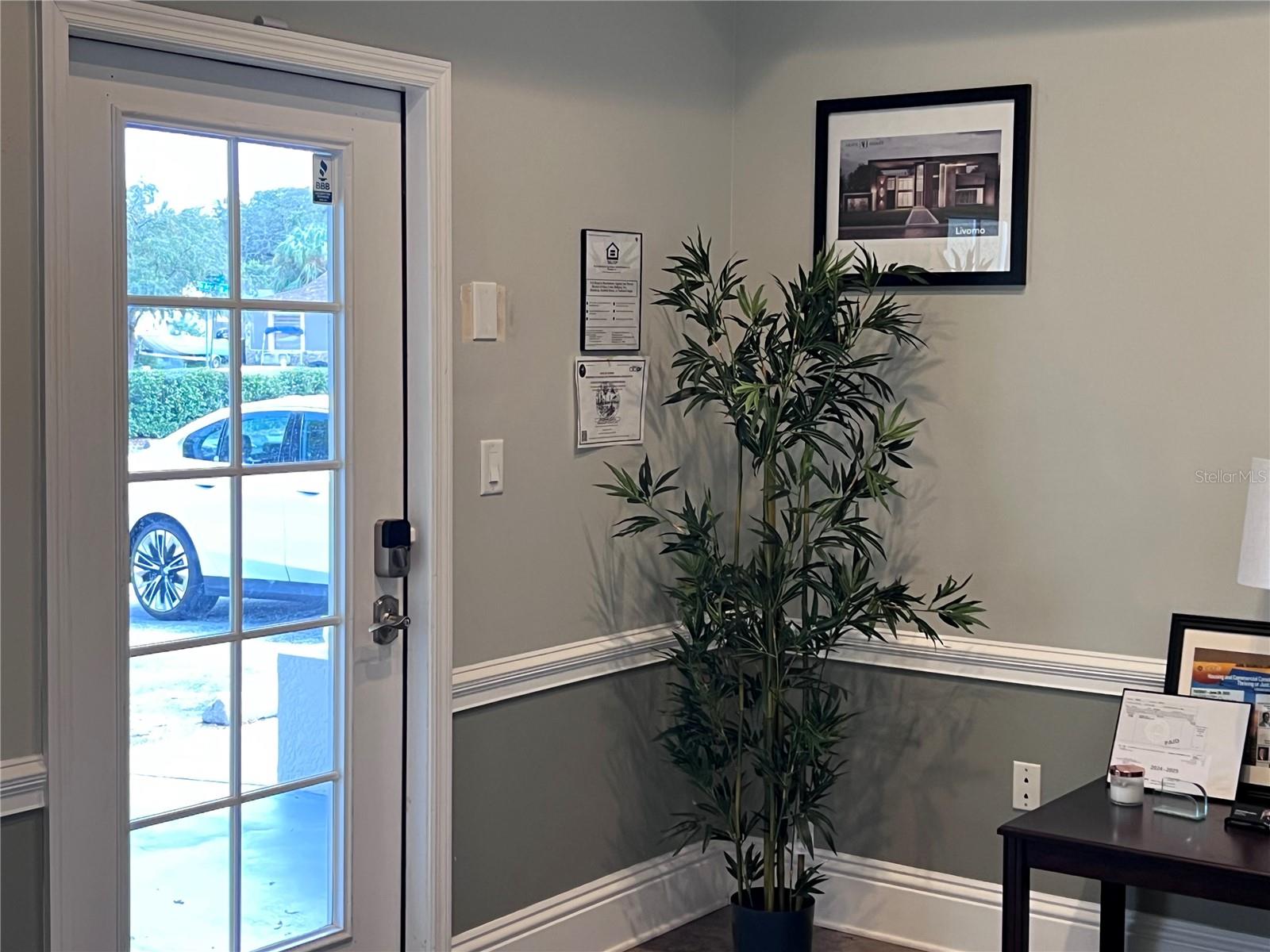 ARMENIA OAKS PROFESSIONAL PARK - Commercial Lease