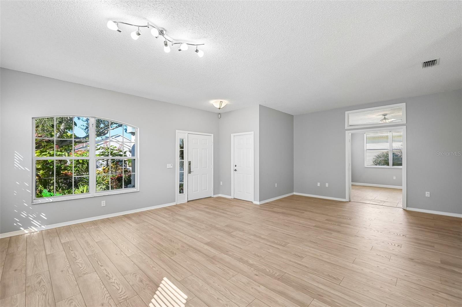 817 TALLGRASS LANE