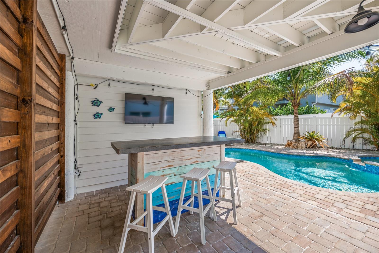 785 JACARANDA ROAD