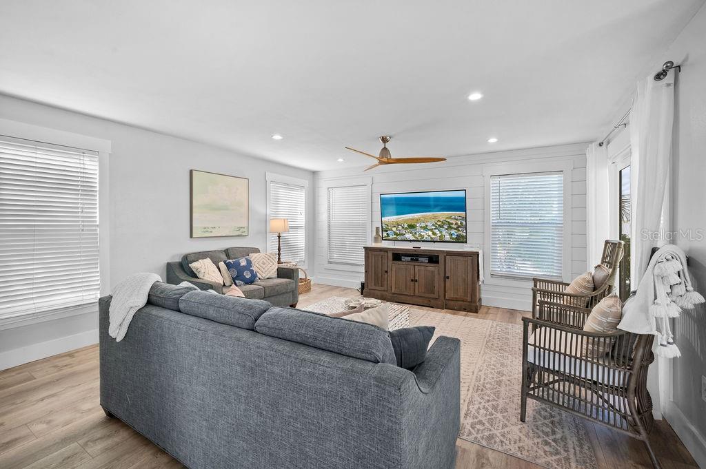 SHORE ACRES 1ST ADD - Residential