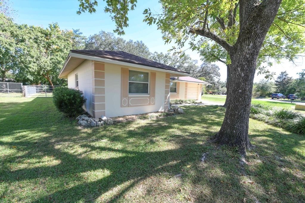 Photo of 7730 SW 13th Road, Gainesville, FL 32607 (MLS # GC534774)