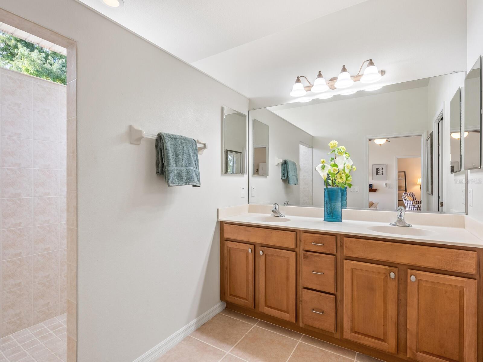 VENETIAN FALLS PH 1 - Residential