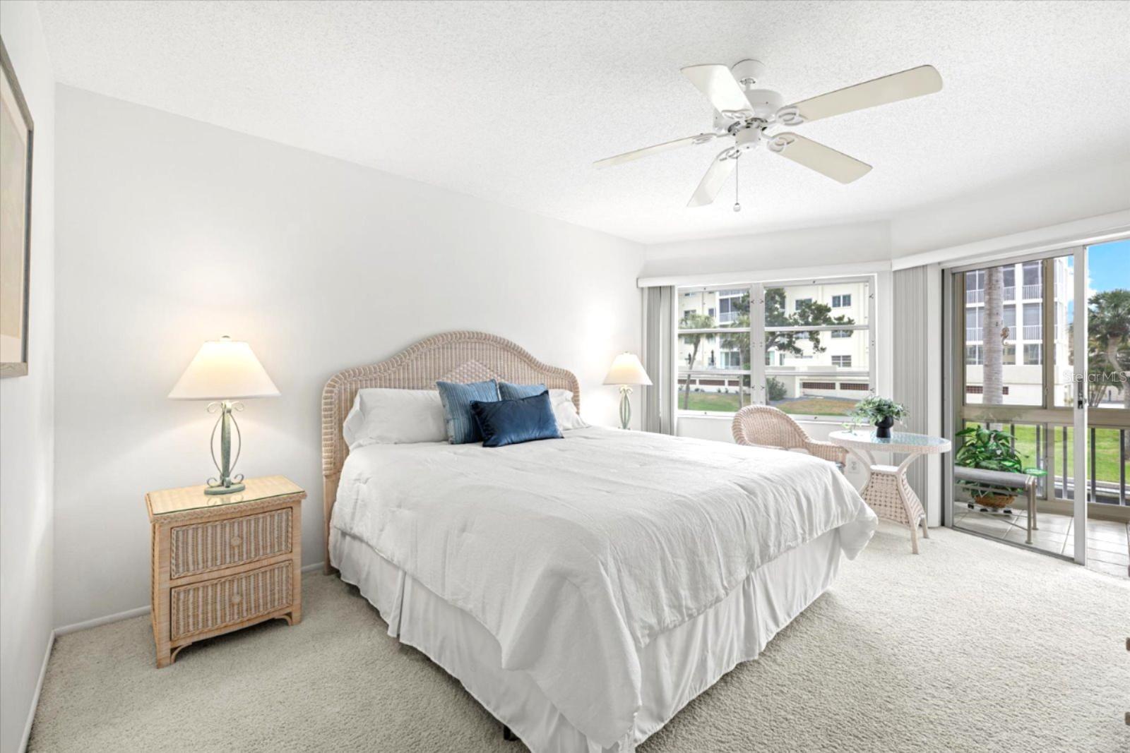 SIESTA HARBOR II - Residential