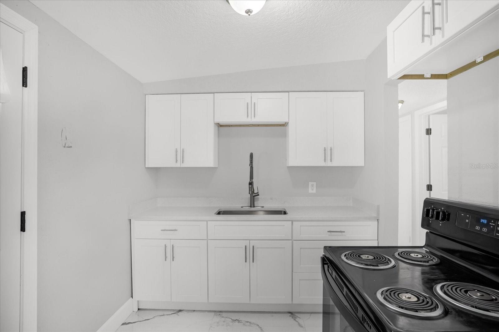 ACADEMY MANOR UNIT 01 - Residential