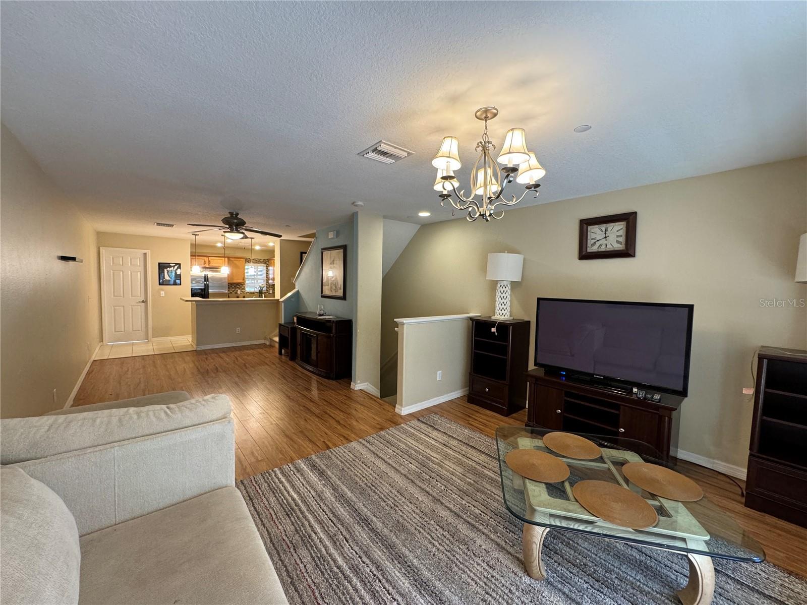 8807 WHITE SAGE LOOP 1903