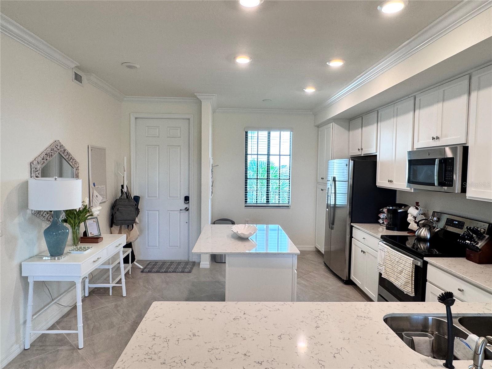 TERRACE VI AT LAKEWOOD NATIONAL PH I - Residential Lease