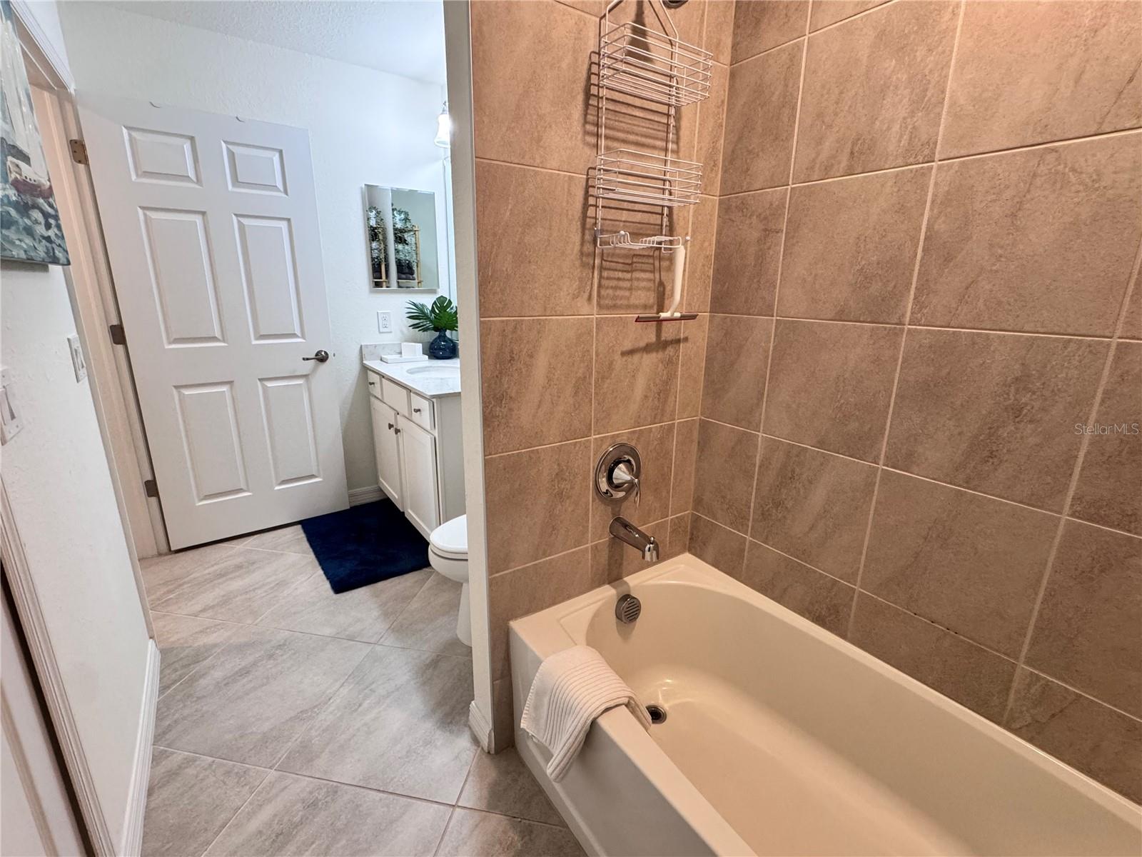 TERRACE VI AT LAKEWOOD NATIONAL PH I - Residential Lease