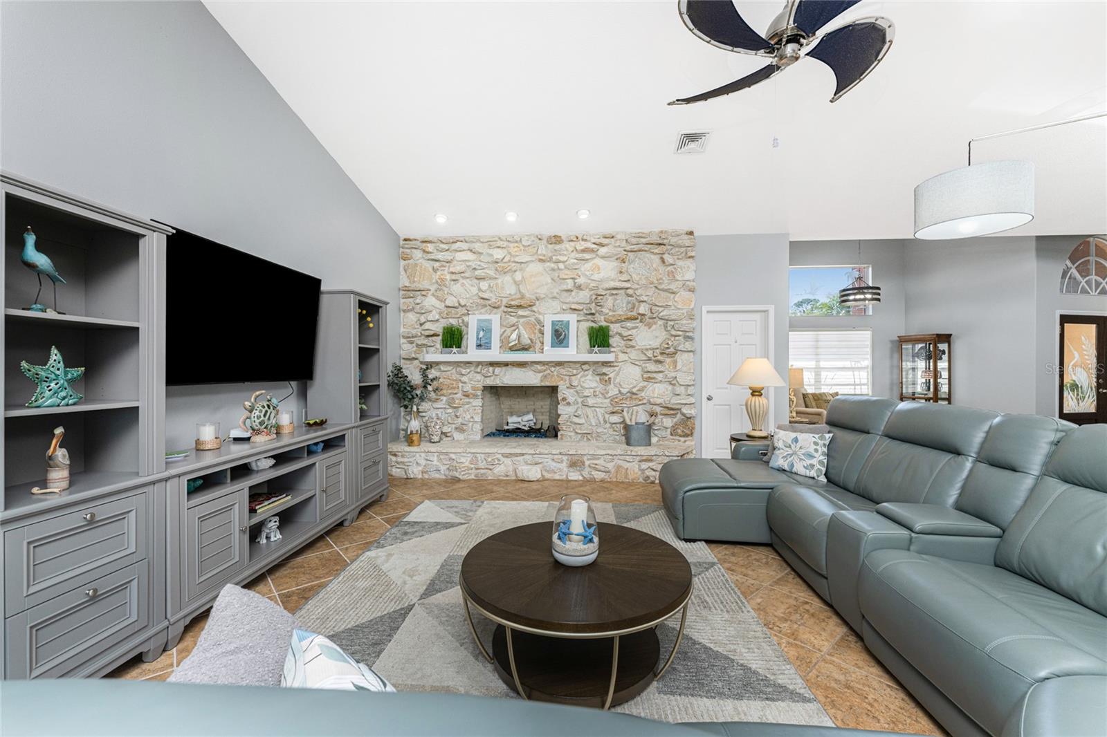 ENGLEWOOD ISLES SUB - Residential