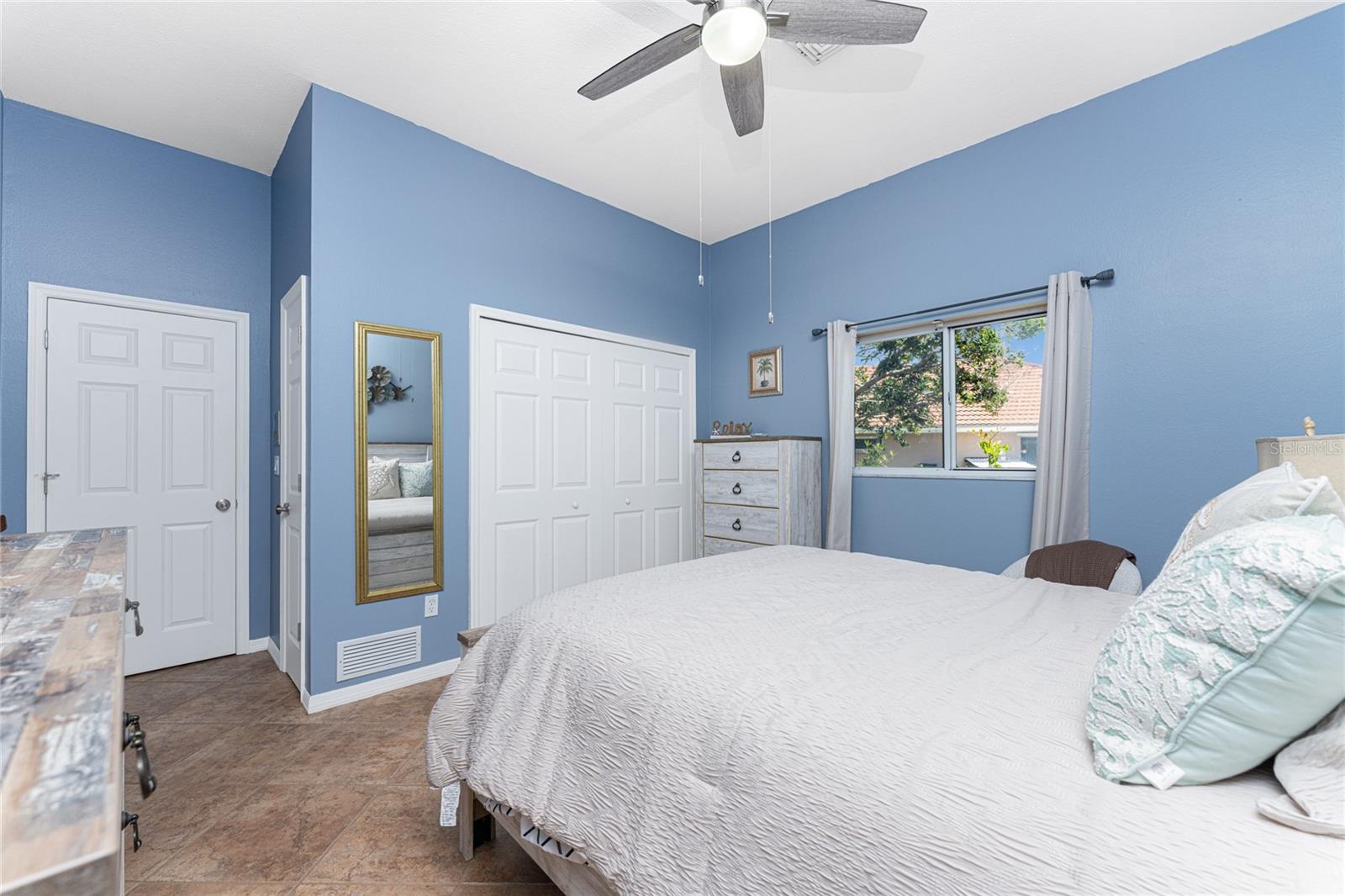 ENGLEWOOD ISLES SUB - Residential