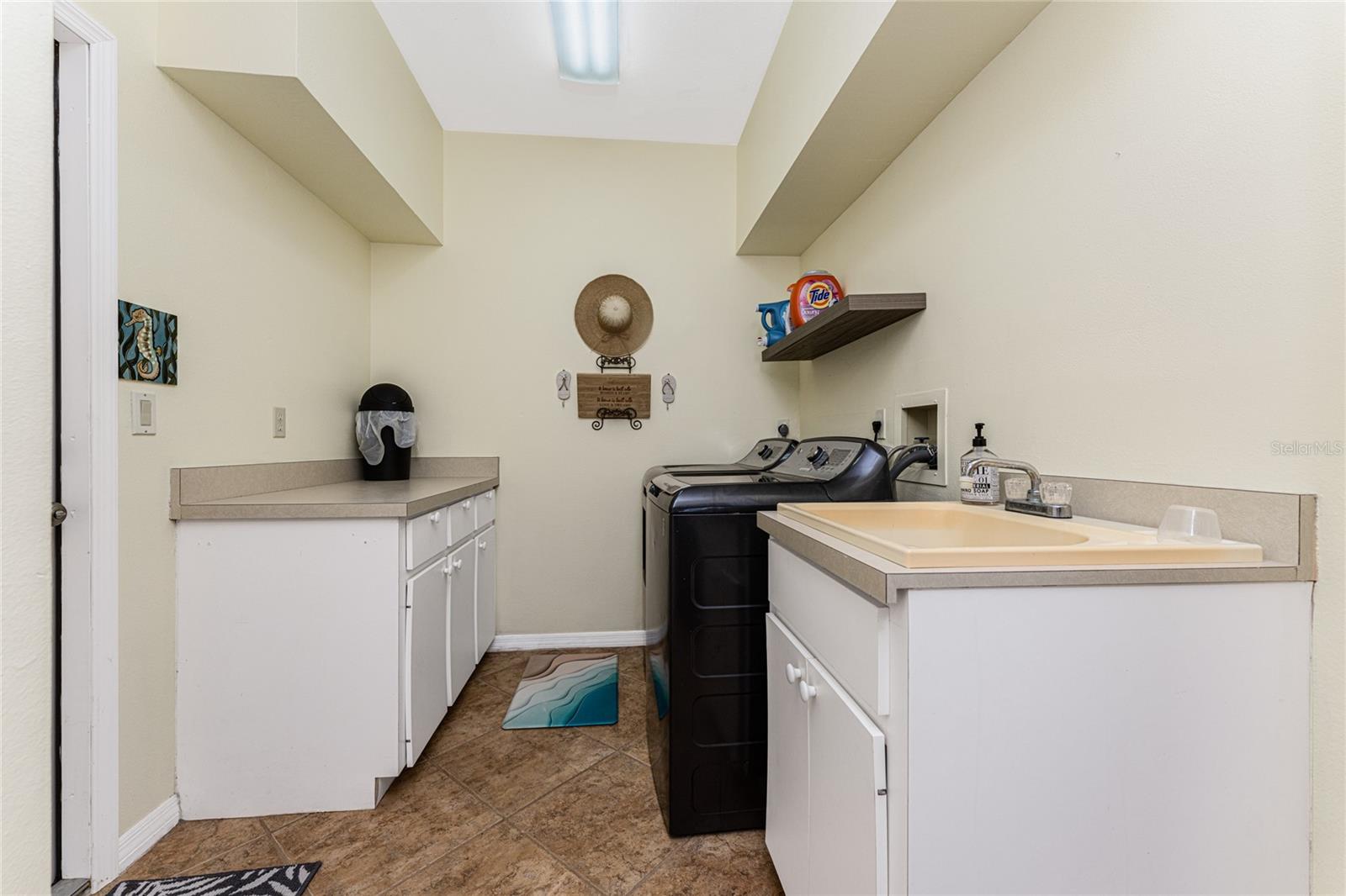 ENGLEWOOD ISLES SUB - Residential