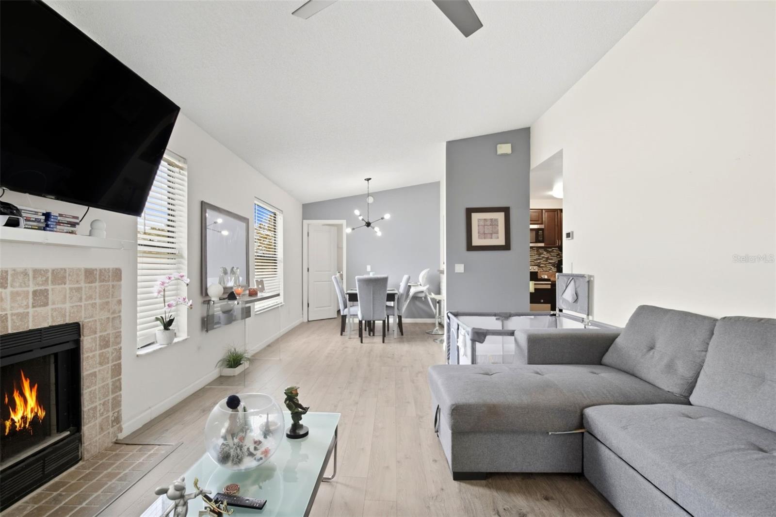 CENTRE COURT CONDO 01 PH 01 - Residential