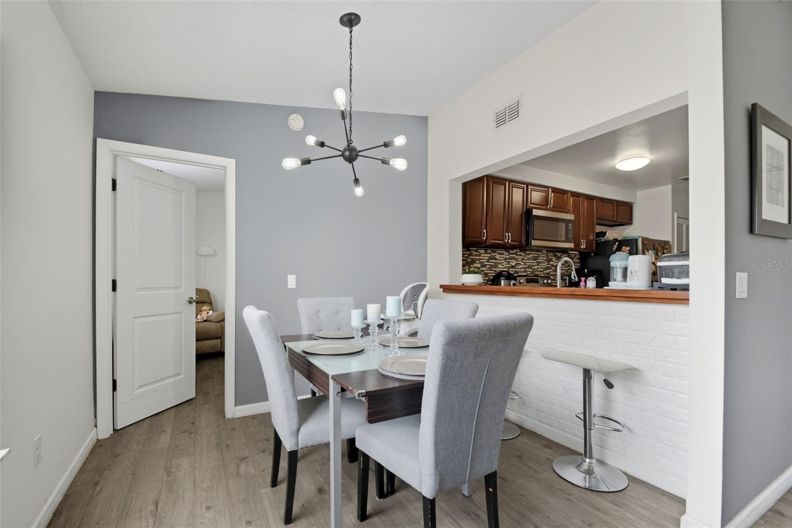 CENTRE COURT CONDO 01 PH 01 - Residential