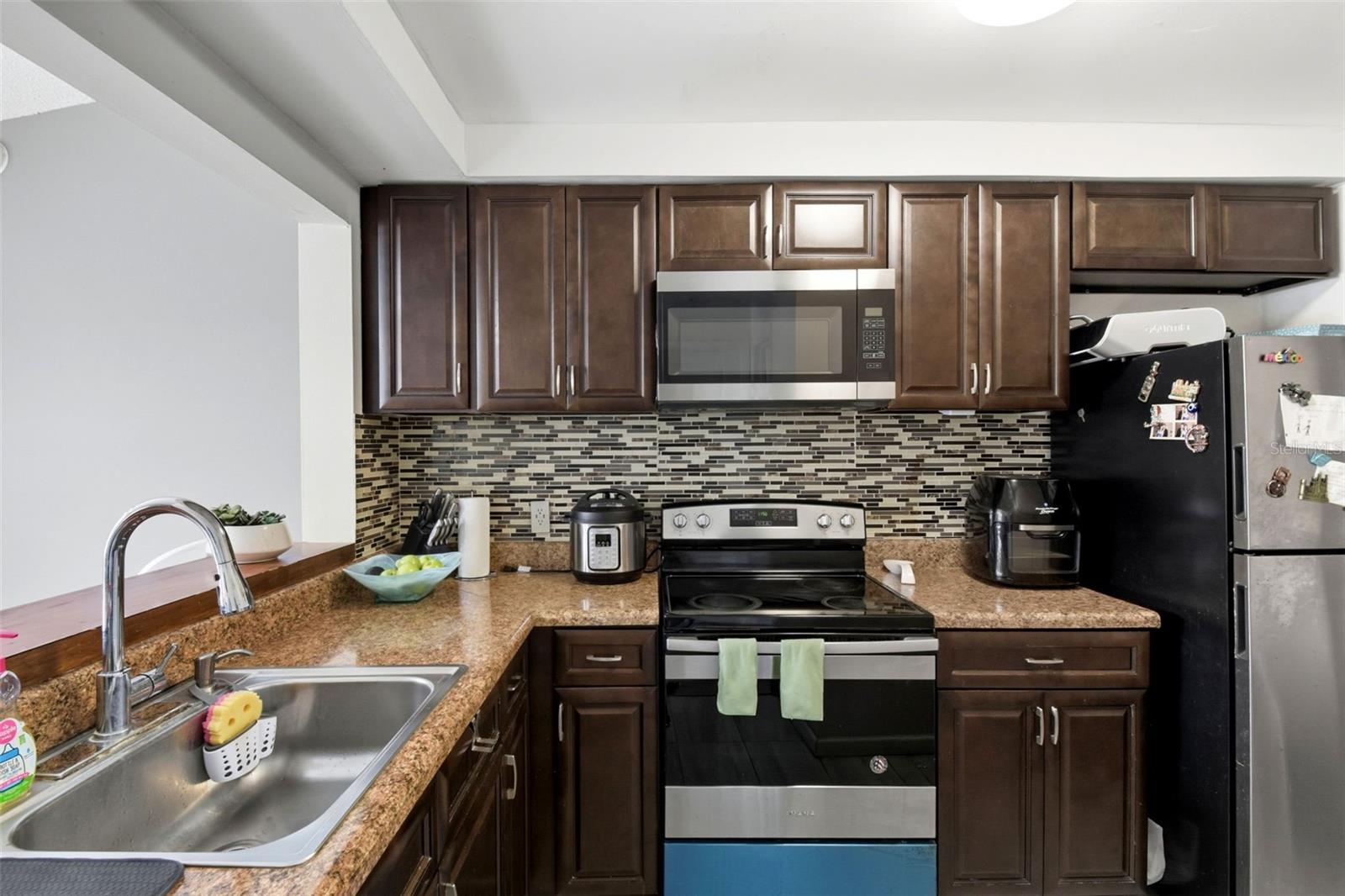 CENTRE COURT CONDO 01 PH 01 - Residential