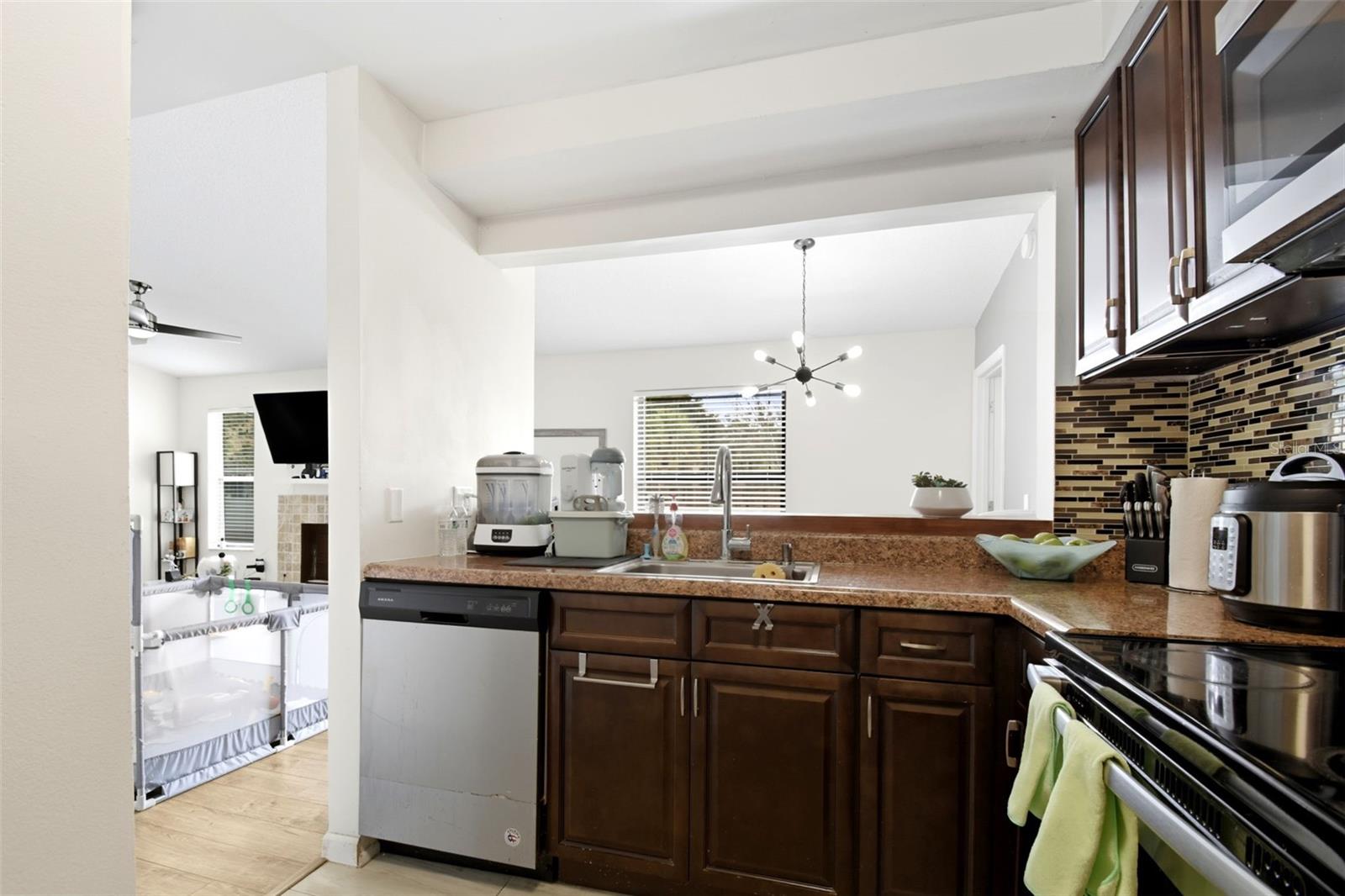 CENTRE COURT CONDO 01 PH 01 - Residential