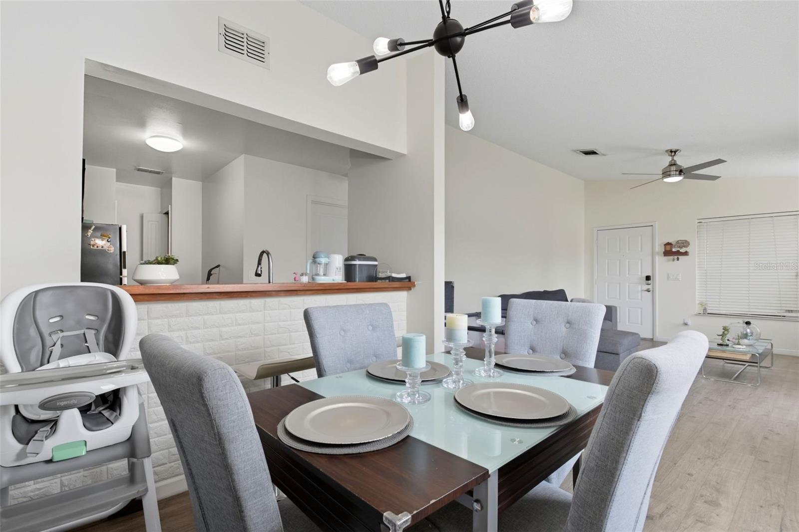 CENTRE COURT CONDO 01 PH 01 - Residential