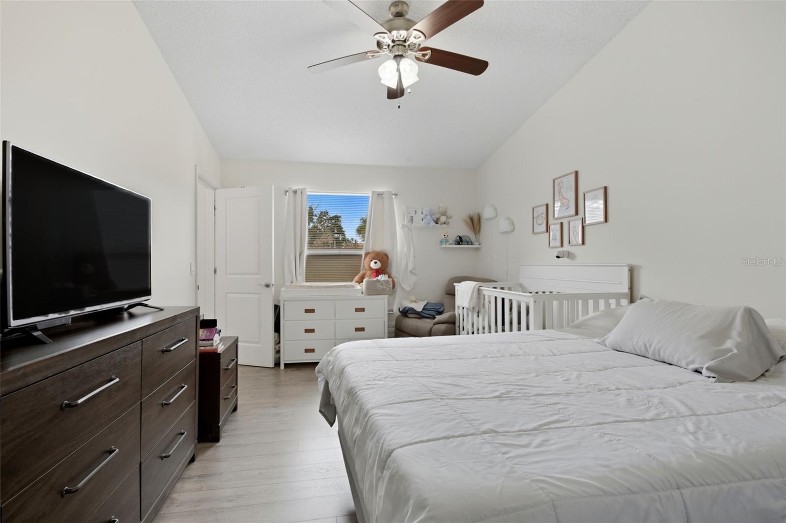 CENTRE COURT CONDO 01 PH 01 - Residential