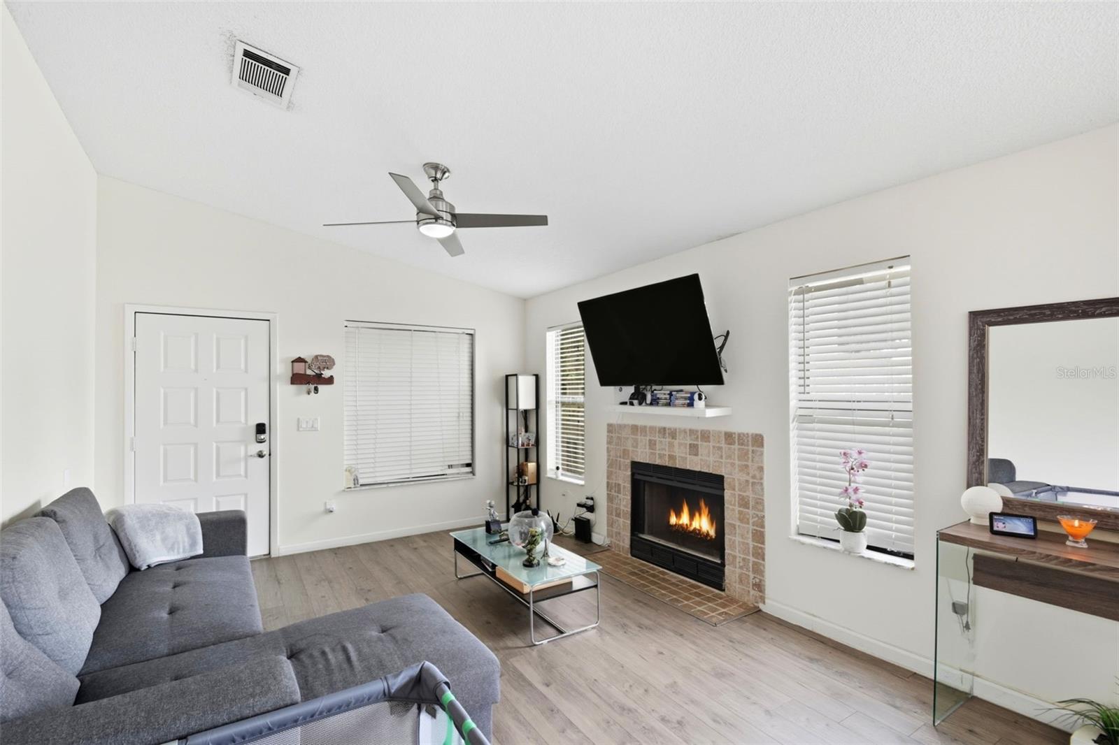 CENTRE COURT CONDO 01 PH 01 - Residential