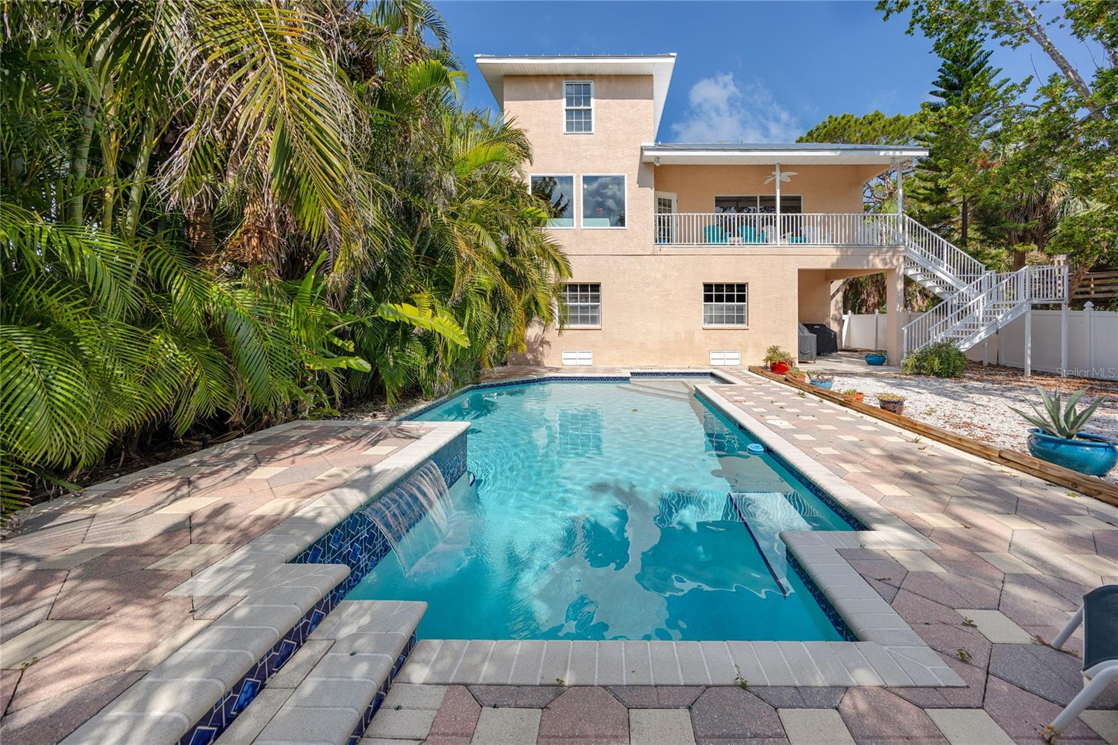 TIERRA VERDE UNIT 1 3RD REP - Residential