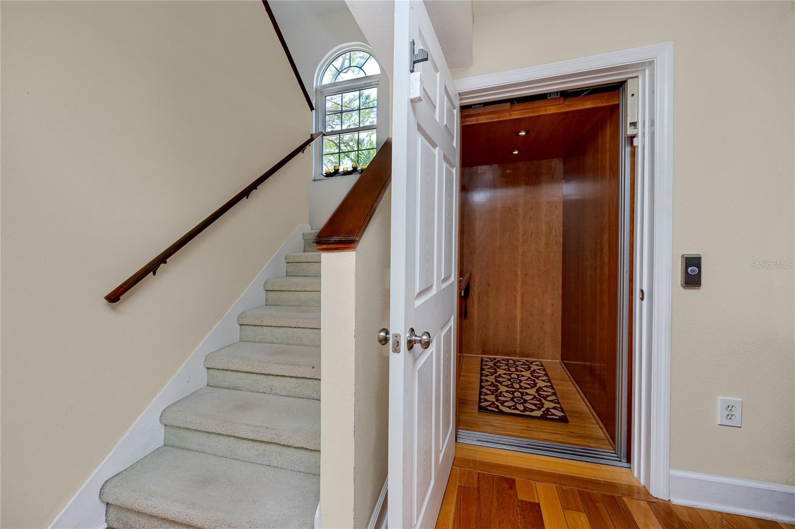 TIERRA VERDE UNIT 1 3RD REP - Residential