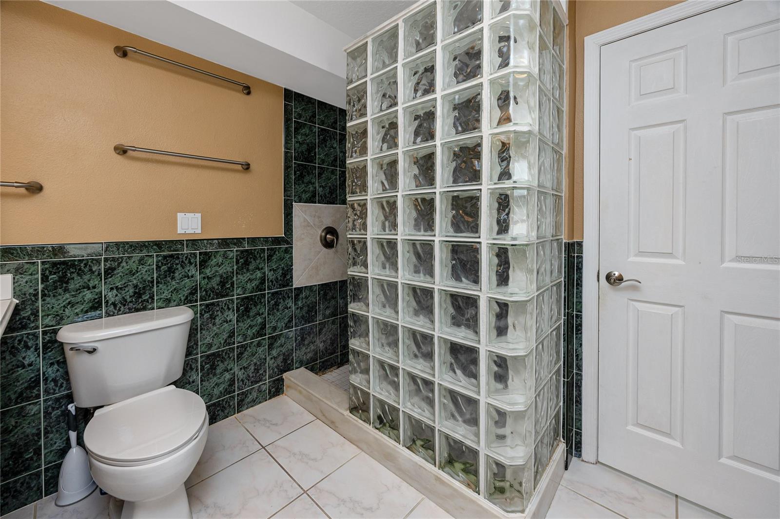 TIERRA VERDE UNIT 1 3RD REP - Residential