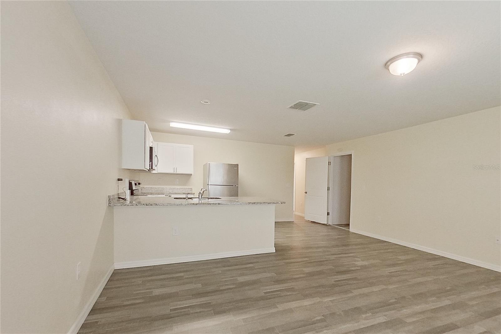 HILL N DALE - Residential Lease