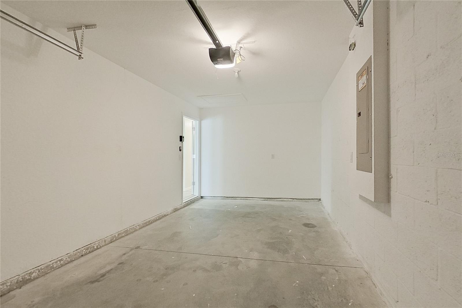 HILL N DALE - Residential Lease