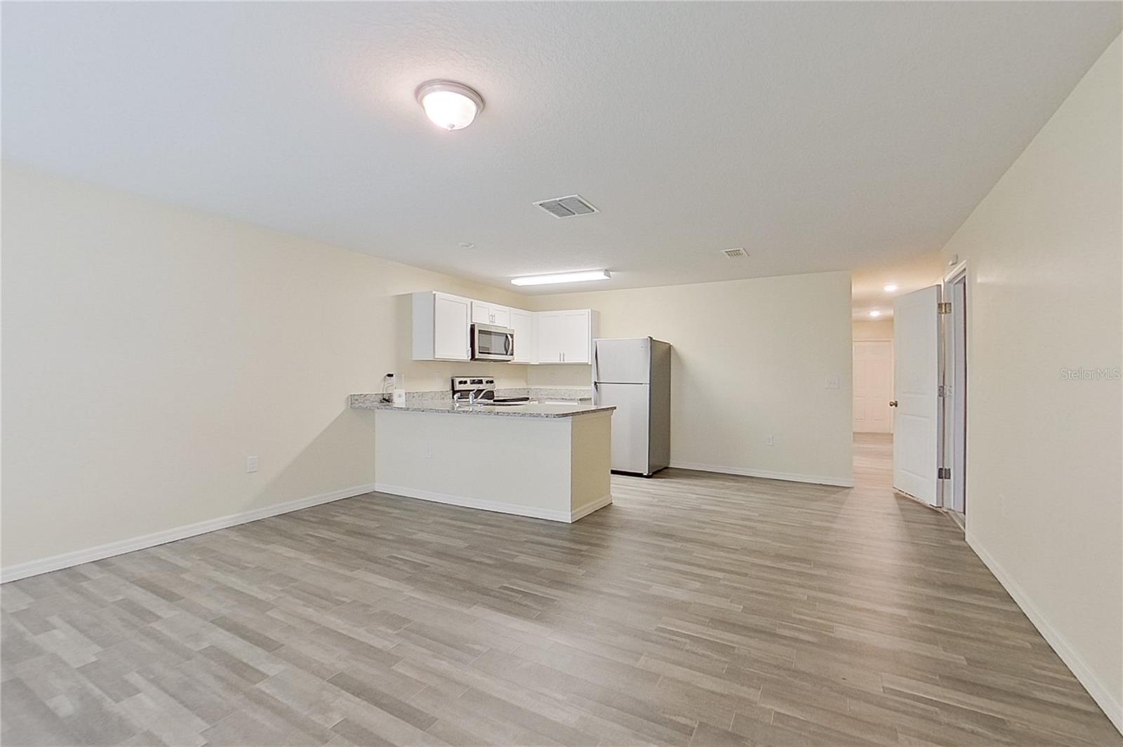 HILL N DALE - Residential Lease