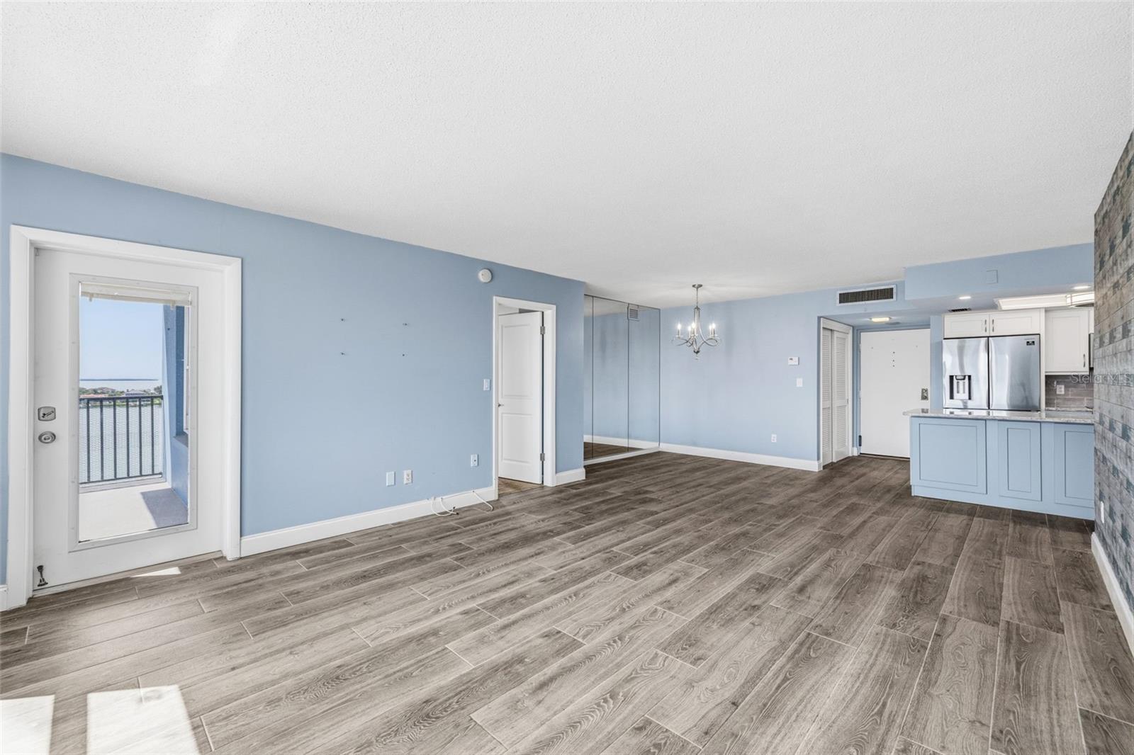 BAYWAY ISLES POINT BRITTANY FIVE - Residential