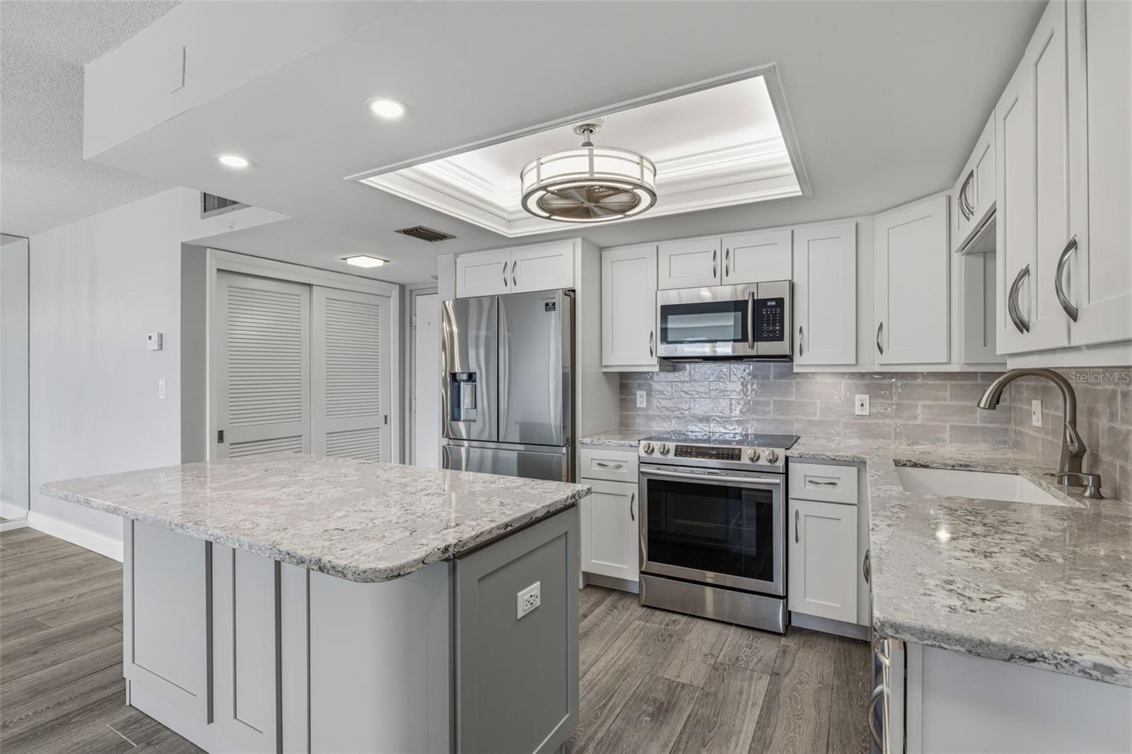 BAYWAY ISLES POINT BRITTANY FIVE - Residential