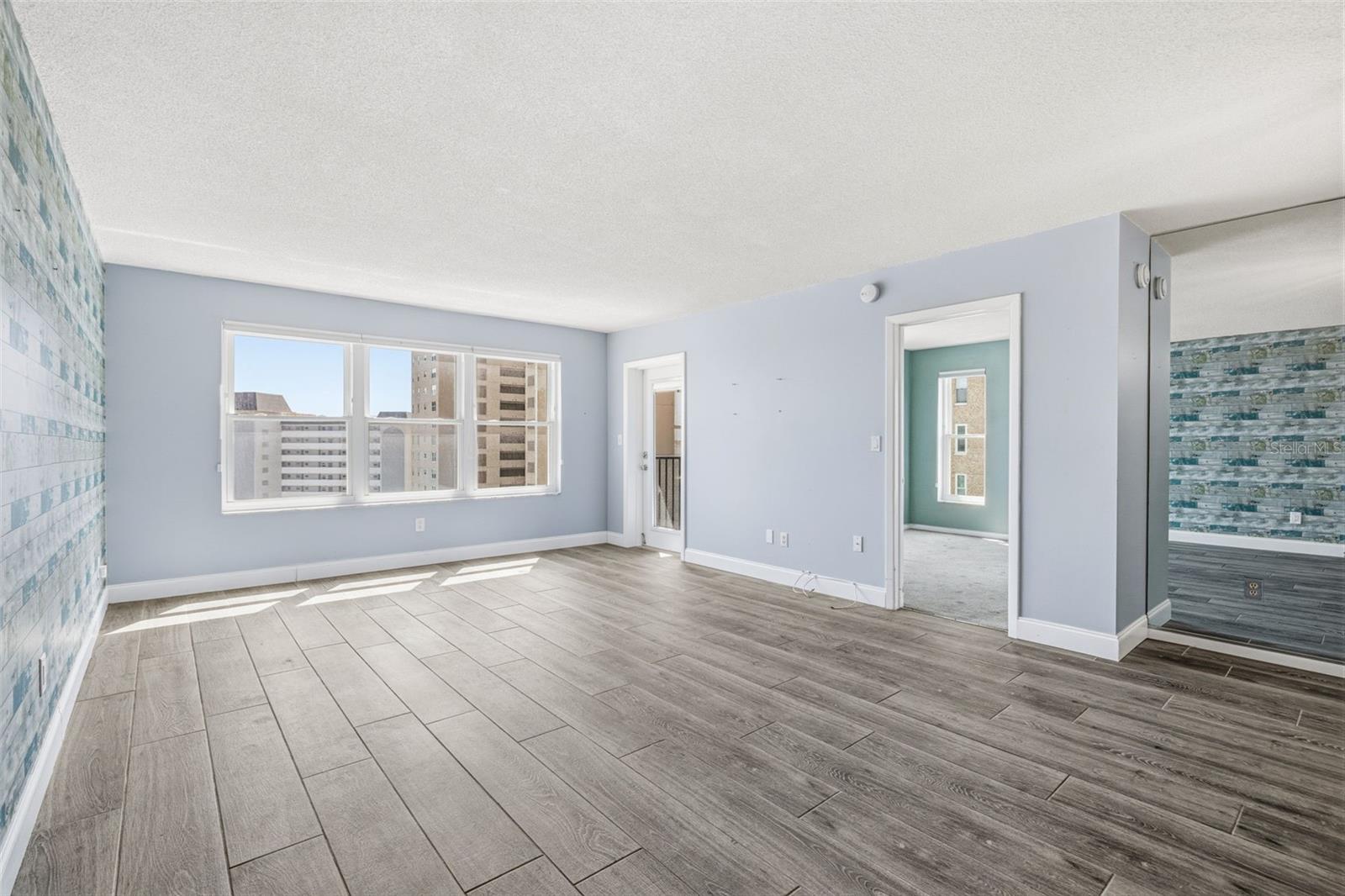 BAYWAY ISLES POINT BRITTANY FIVE - Residential