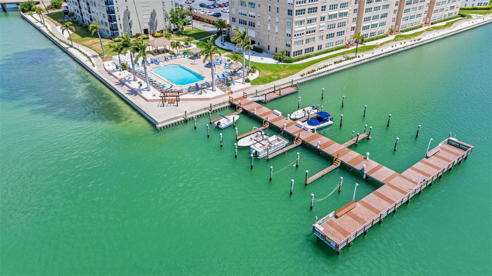 BAYWAY ISLES POINT BRITTANY FIVE - Residential