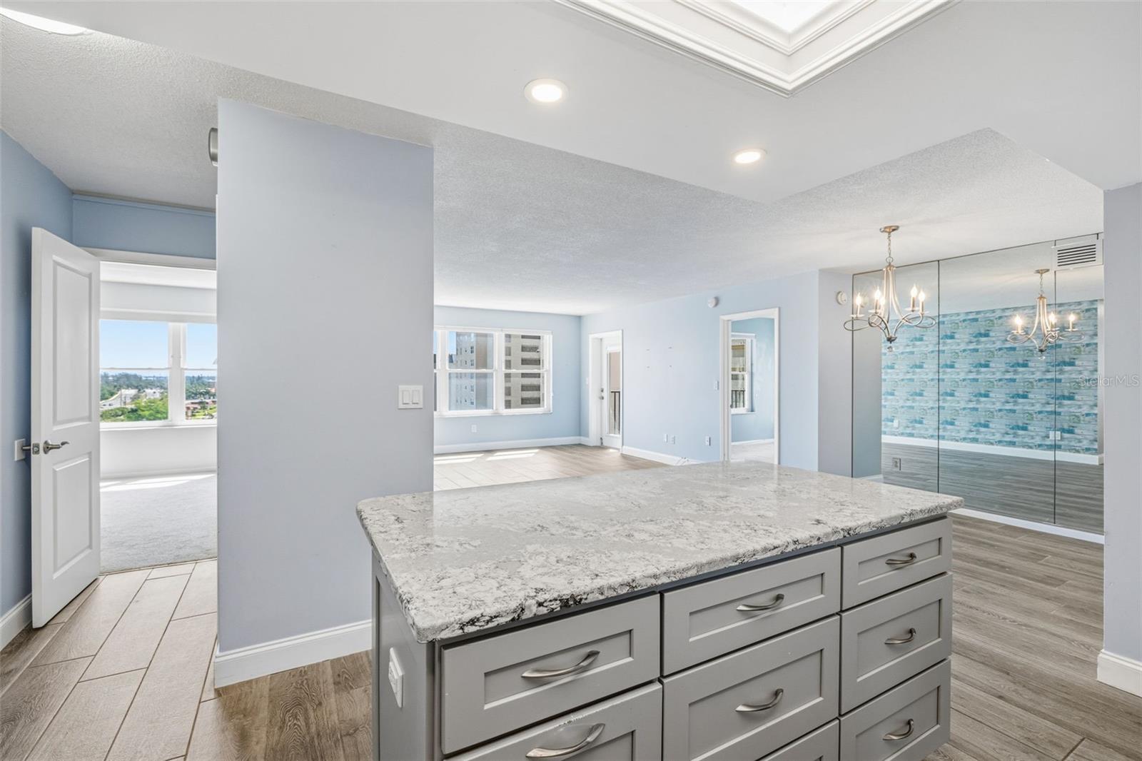 5220 BRITTANY DR S 901