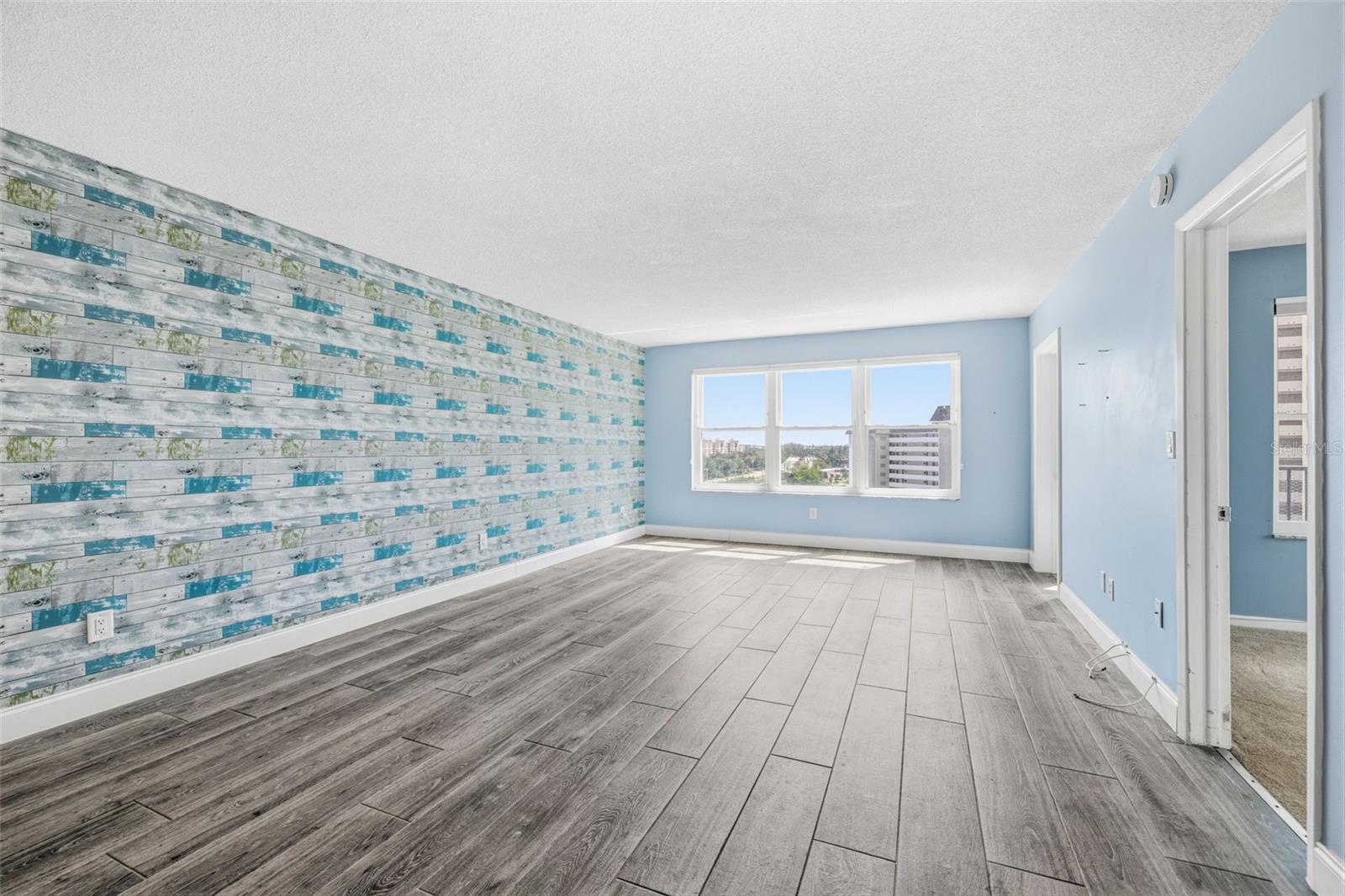 BAYWAY ISLES POINT BRITTANY FIVE - Residential