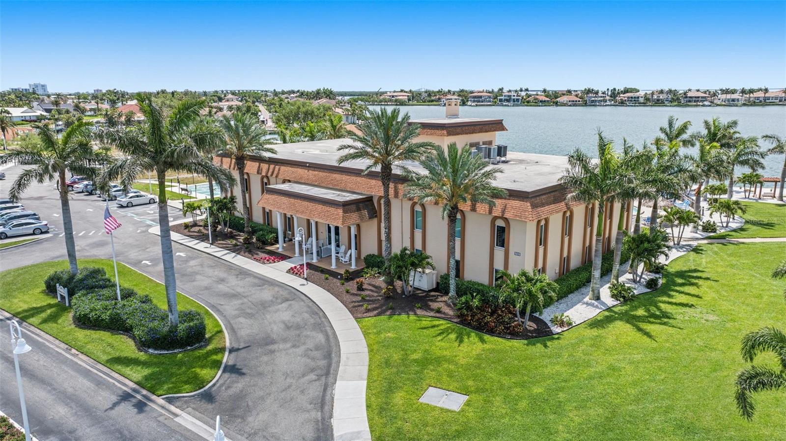 BAYWAY ISLES POINT BRITTANY FIVE - Residential