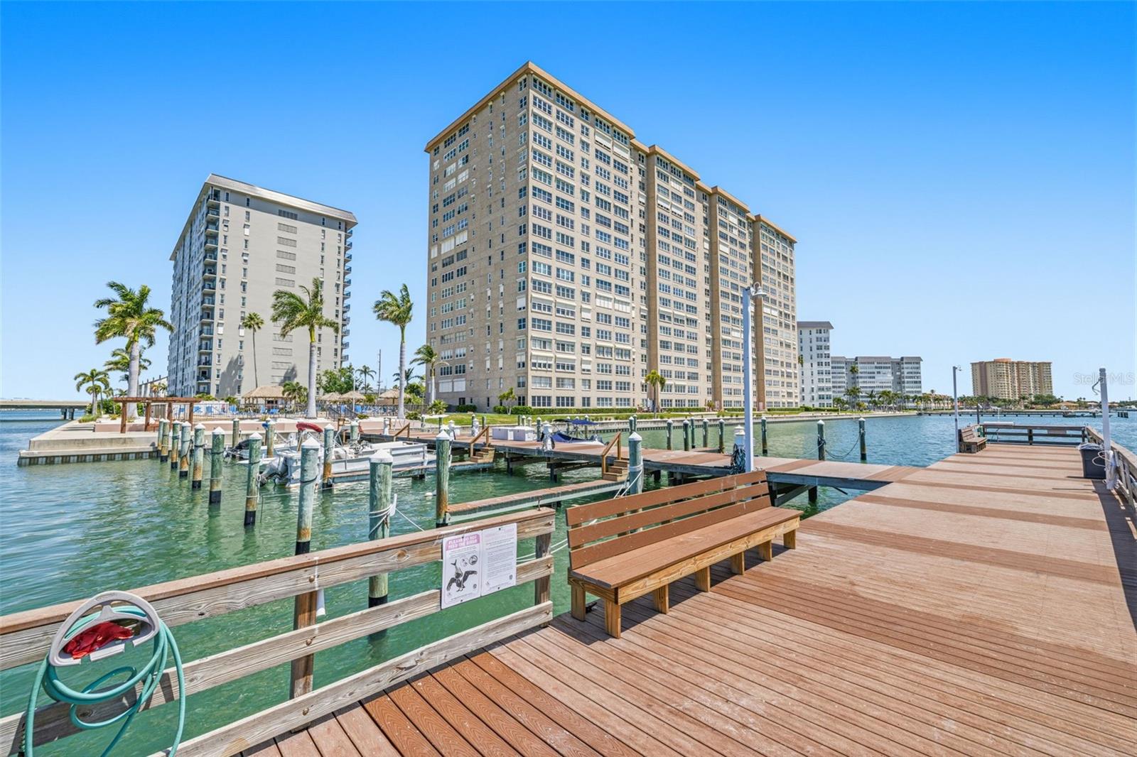 BAYWAY ISLES POINT BRITTANY FIVE - Residential