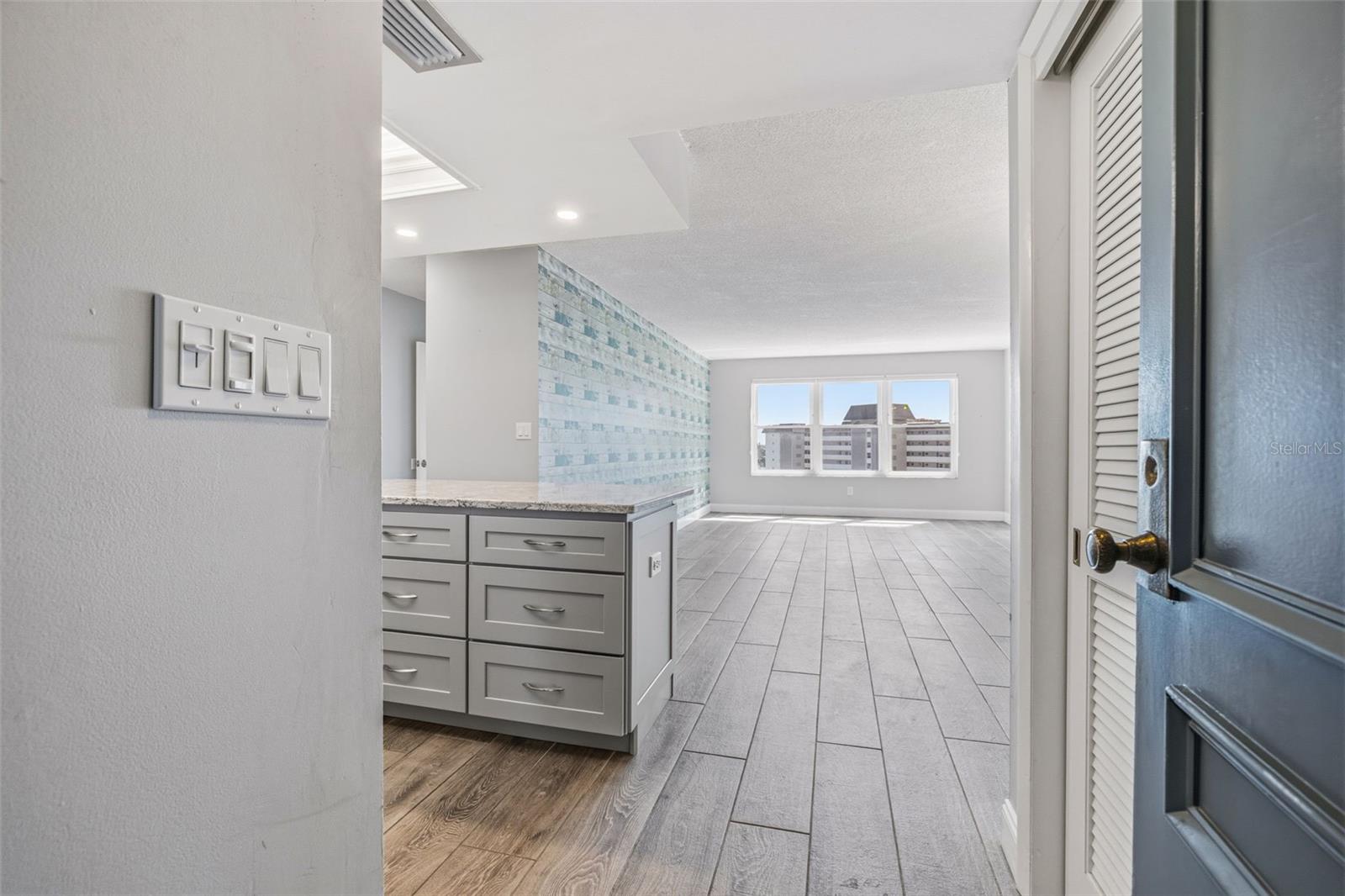 5220 BRITTANY DR S 901