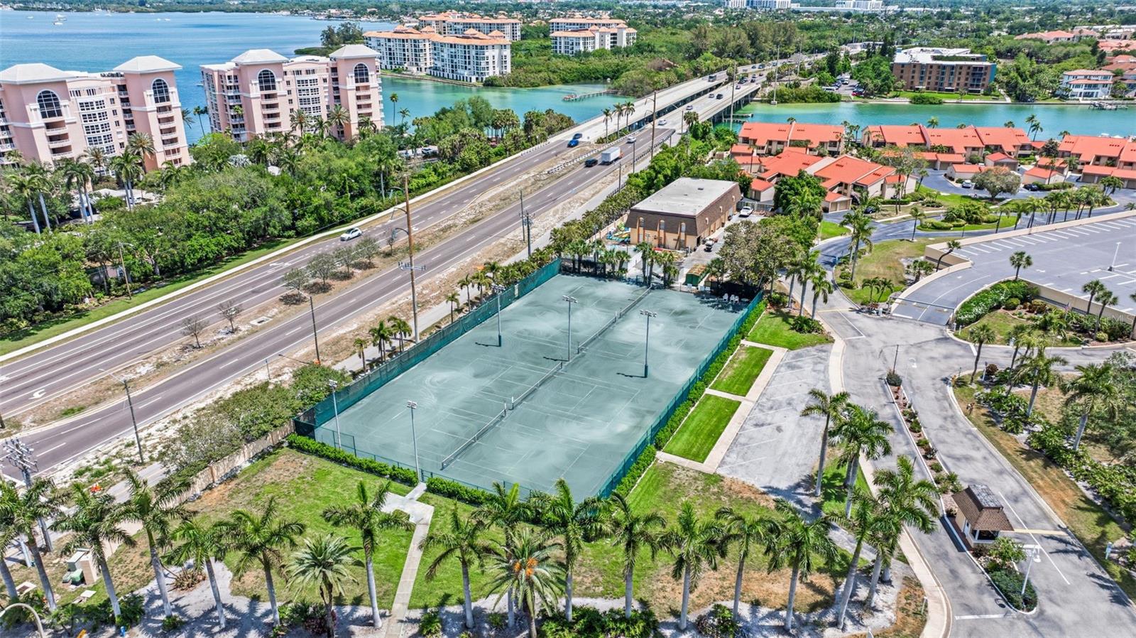 BAYWAY ISLES POINT BRITTANY FIVE - Residential