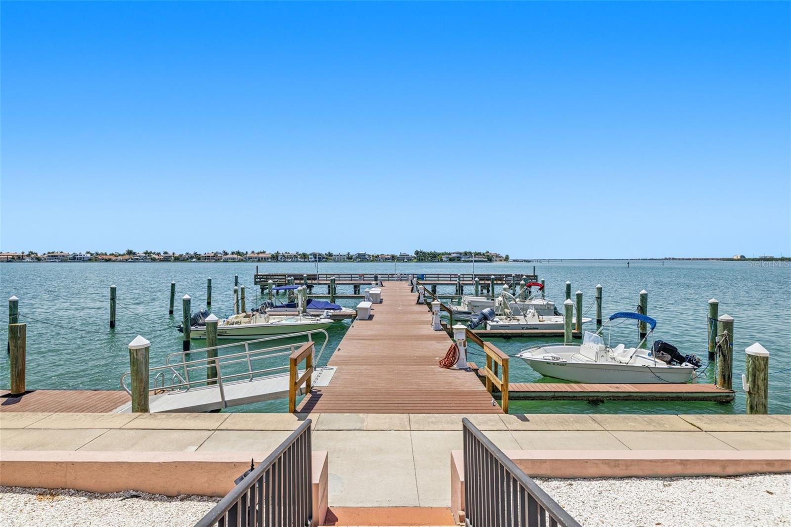 BAYWAY ISLES POINT BRITTANY FIVE - Residential