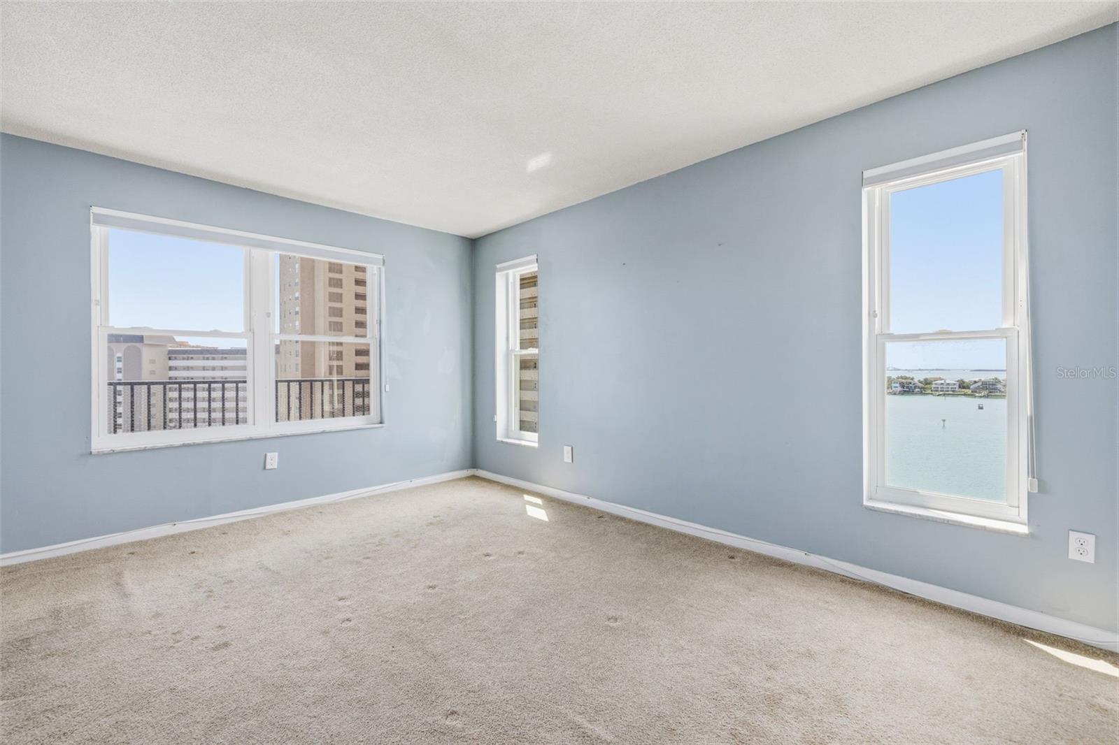 BAYWAY ISLES POINT BRITTANY FIVE - Residential