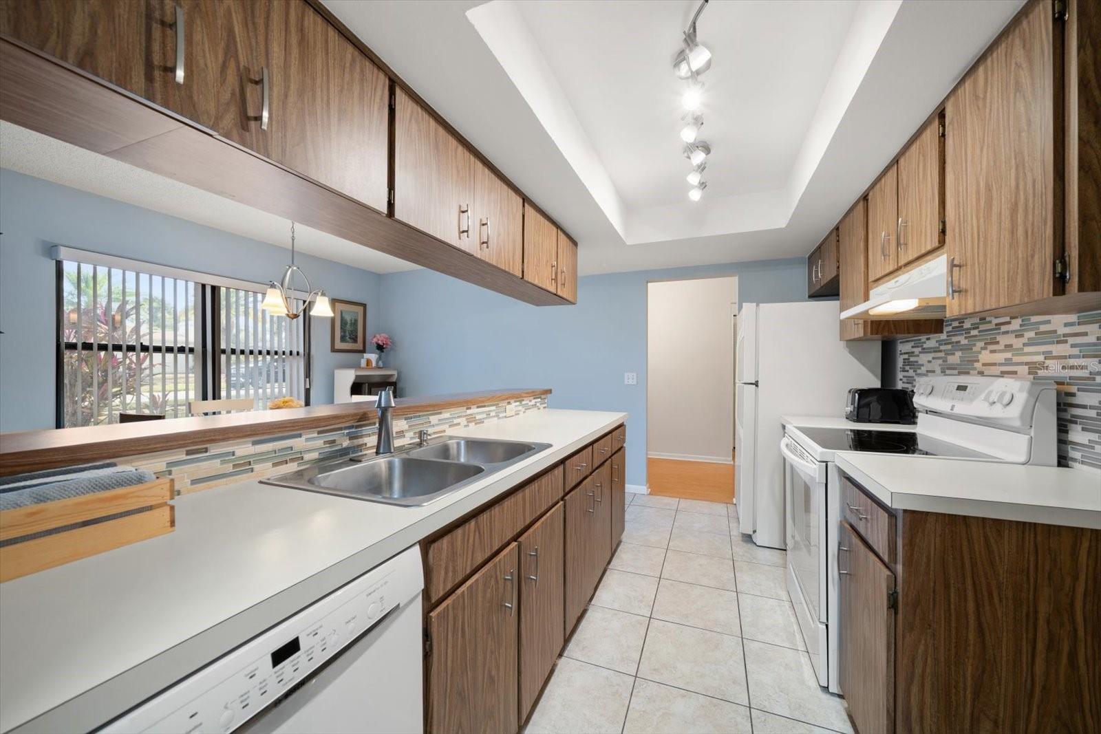 BARRINGTON HILLS - Residential