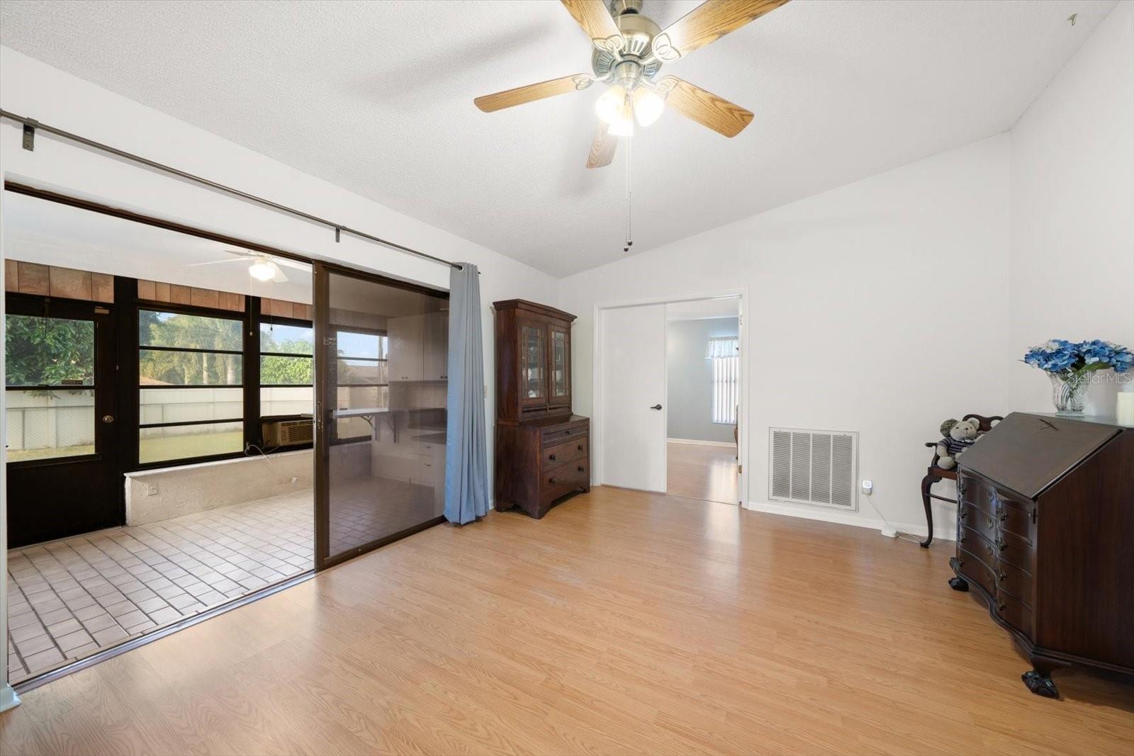 BARRINGTON HILLS - Residential