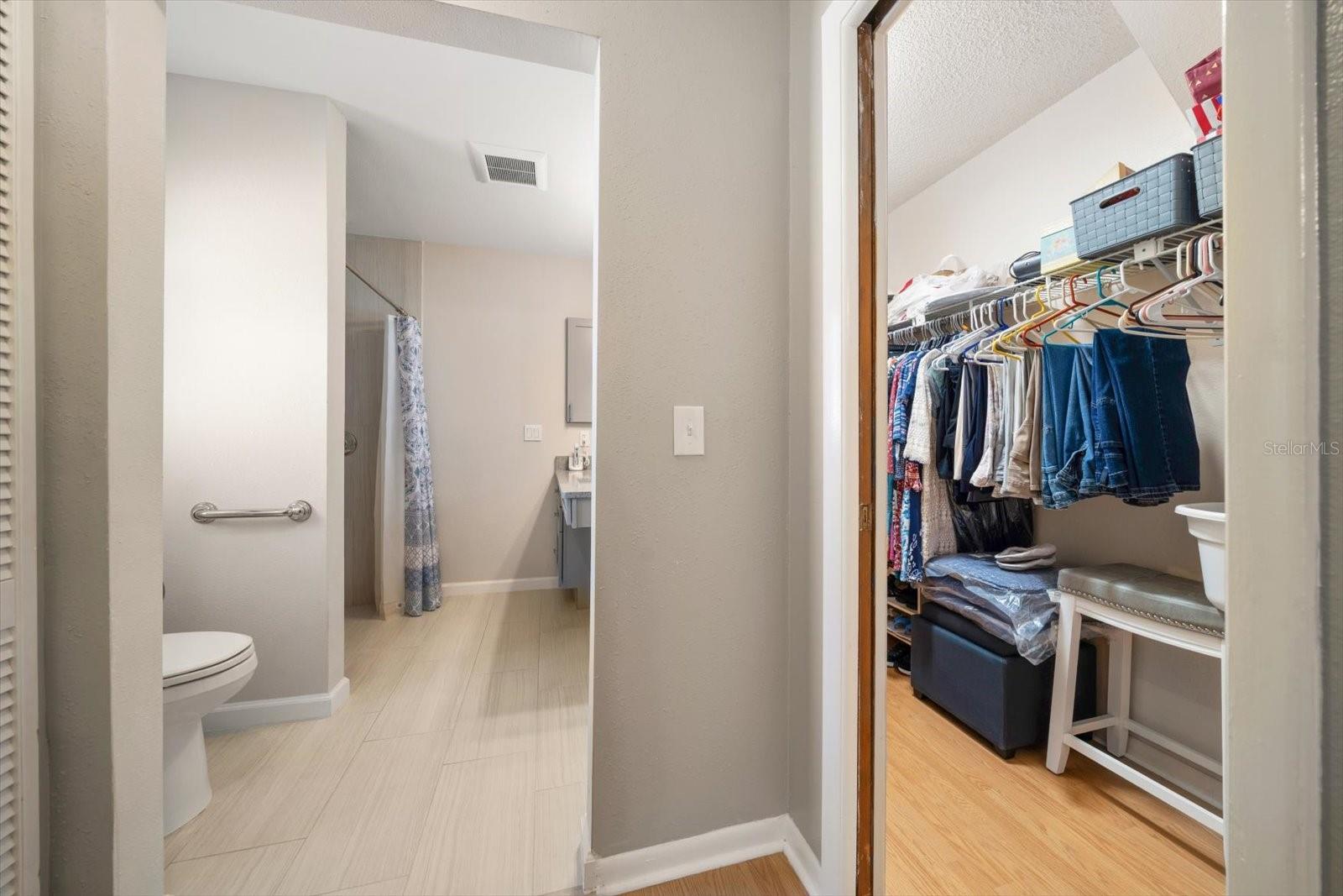 BARRINGTON HILLS - Residential