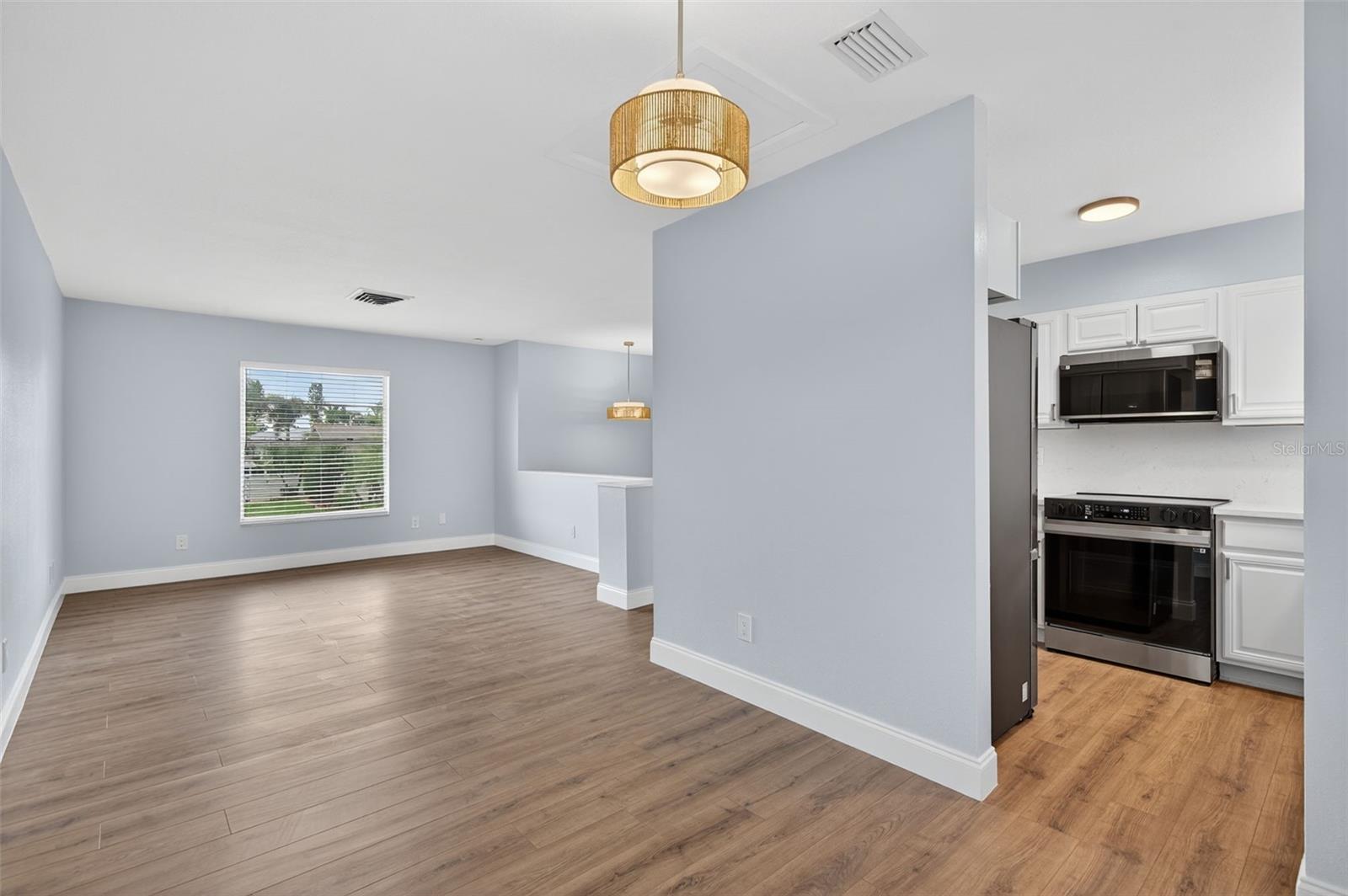 407 51ST STREET COURT W