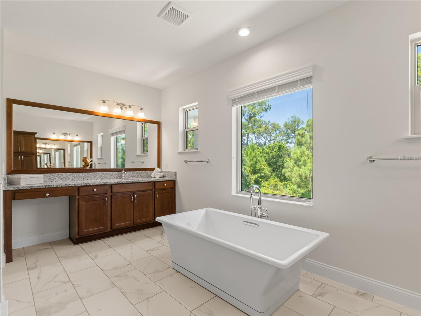 ROYAL CYPRESS PRESERVE - Residential