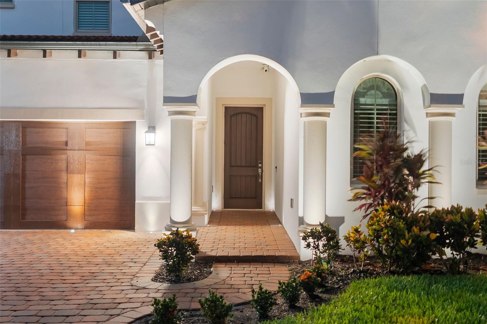 ROYAL CYPRESS PRESERVE - Residential